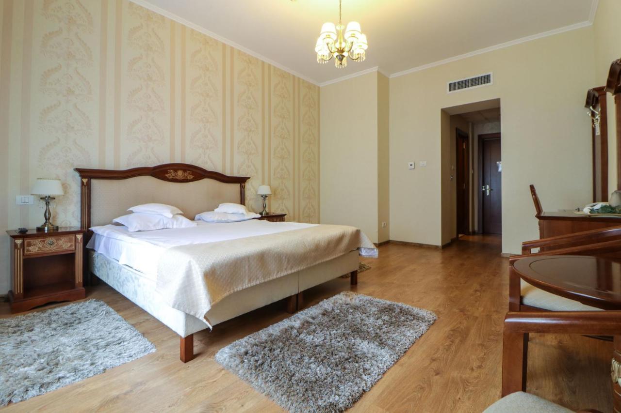 Astoria Grand Hotel Oradea Exterior photo