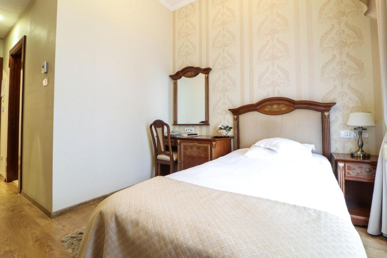 Astoria Grand Hotel Oradea Exterior photo