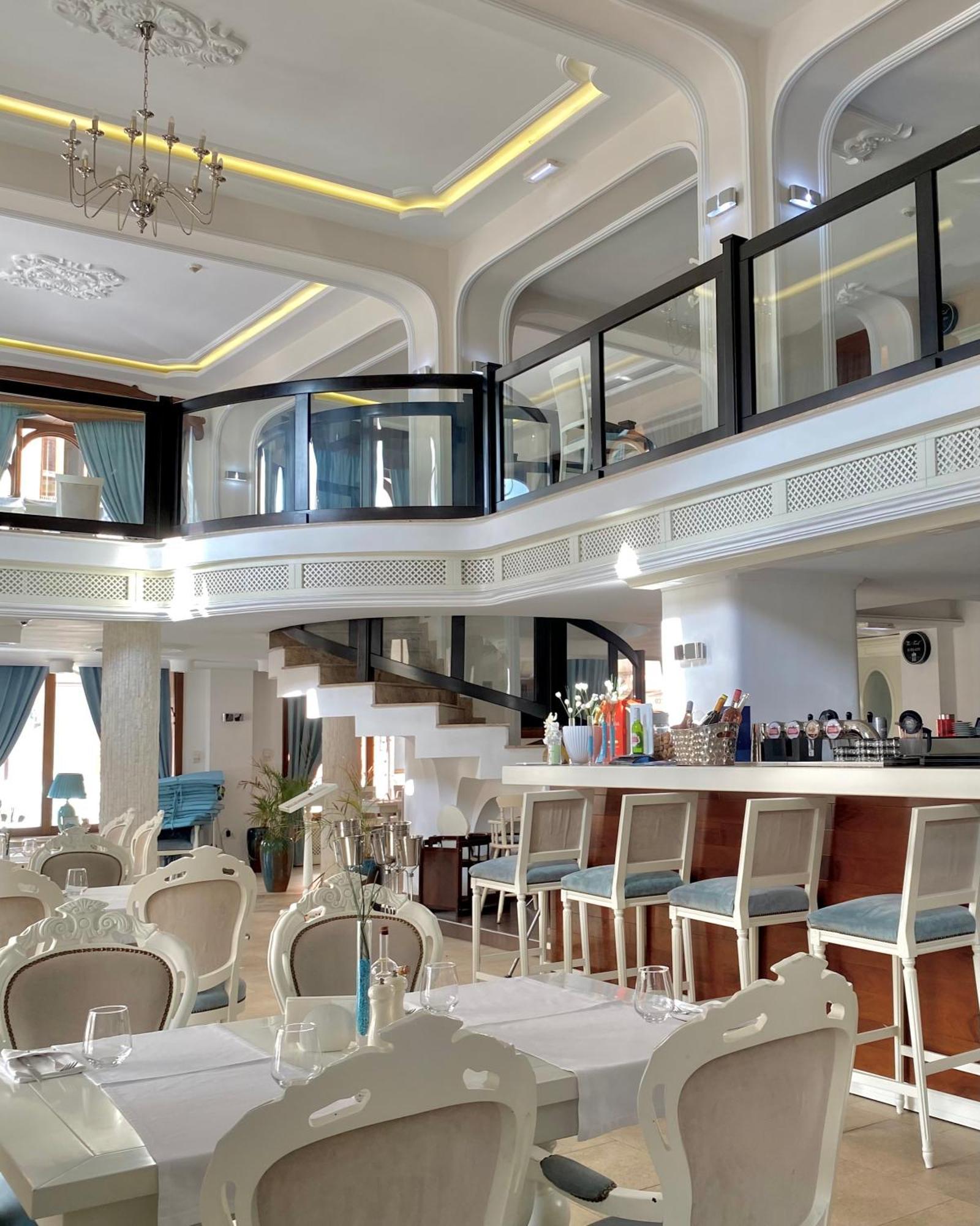 Astoria Grand Hotel Oradea Exterior photo