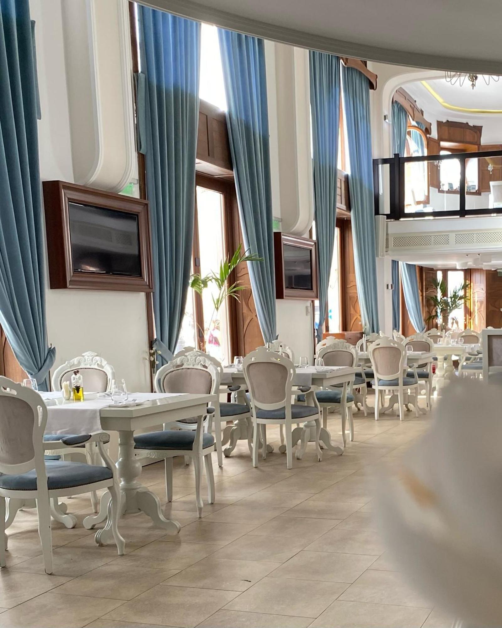 Astoria Grand Hotel Oradea Exterior photo